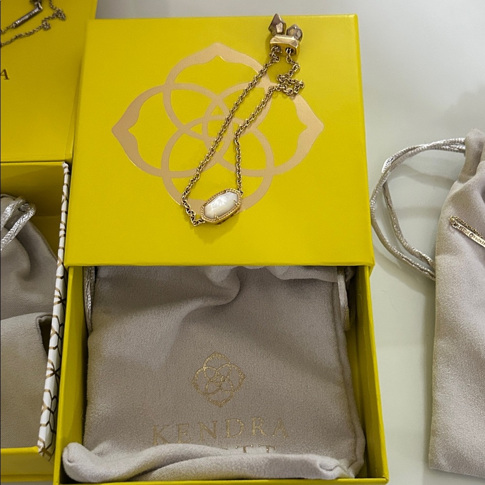 Kendra Scott Gold Bracelet with White Stone